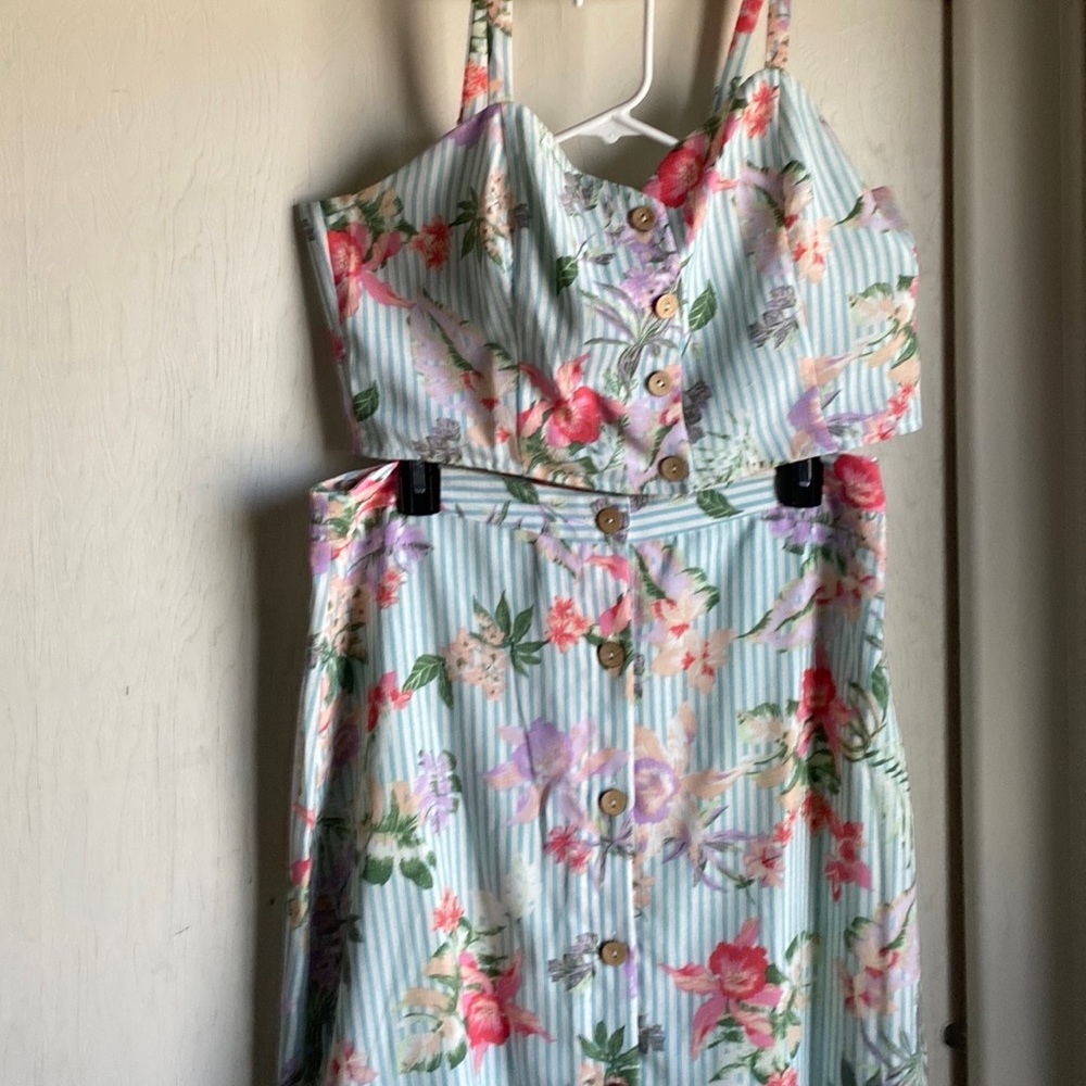 Hem&thread size Large cute spring floral two piece
